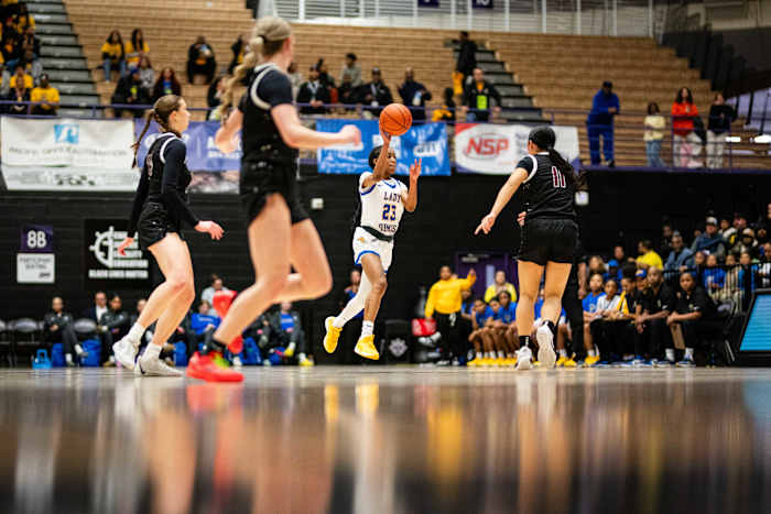 Jefferson Willamette 6A Oregon girls basketball quarterfinal 2024 Naji Saker-13